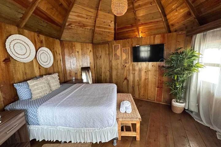 Room 7 of 33
