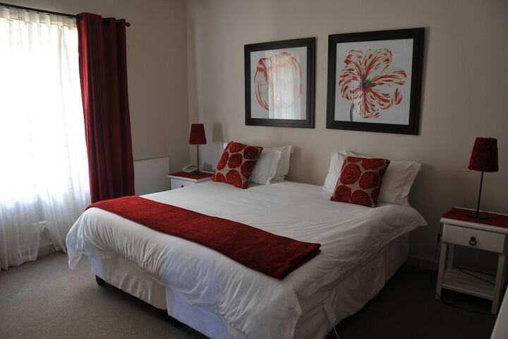 Room 6 of 74