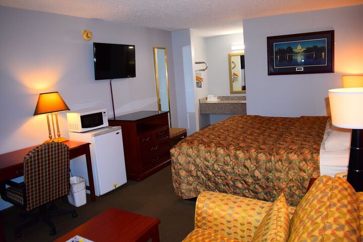Standard | King Bed (6 of 8)