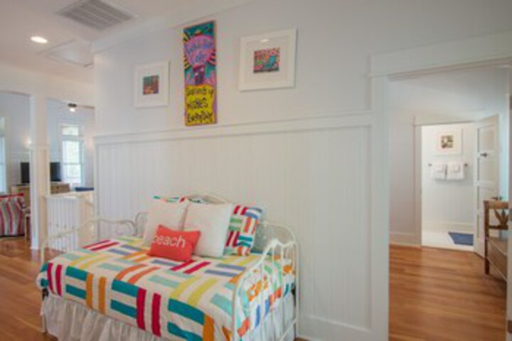 Room 13 of 27