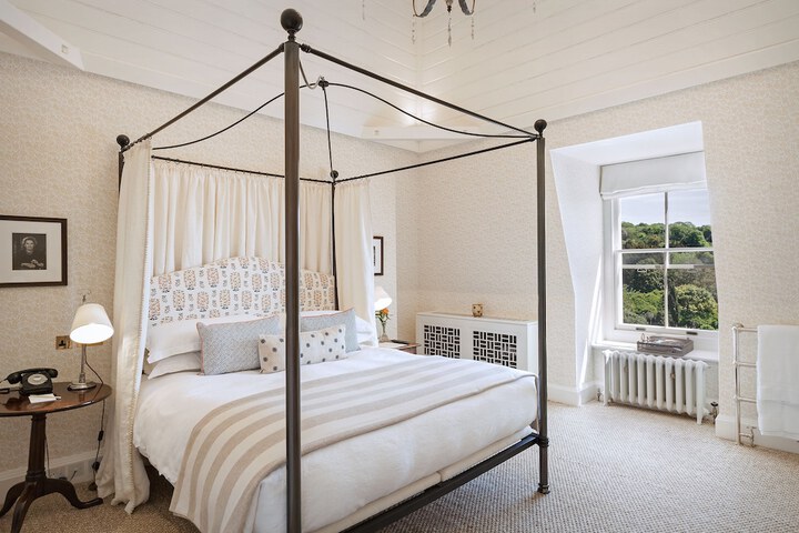 Room 20 of 150