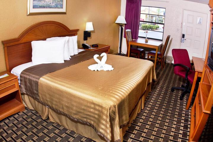 Standard Room, King or Two Doubles (2 of 3)