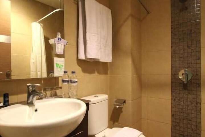 Room 9 of 22