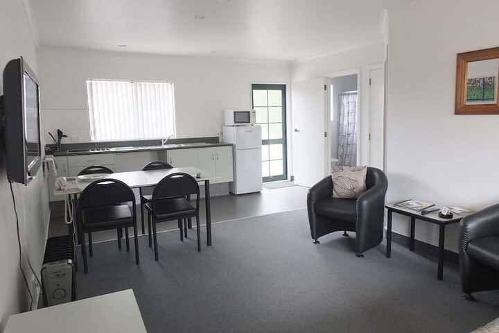 Room 4 of 36