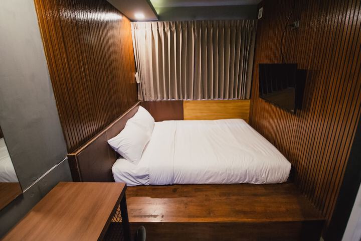 Room 2 of 17