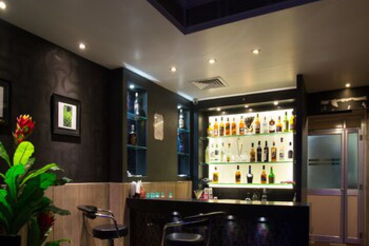 Lounge 2 of 22