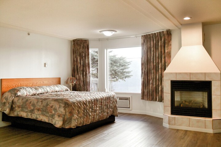 Room 15 of 48