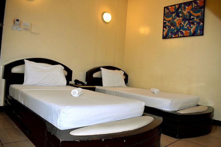 Room 4 of 72