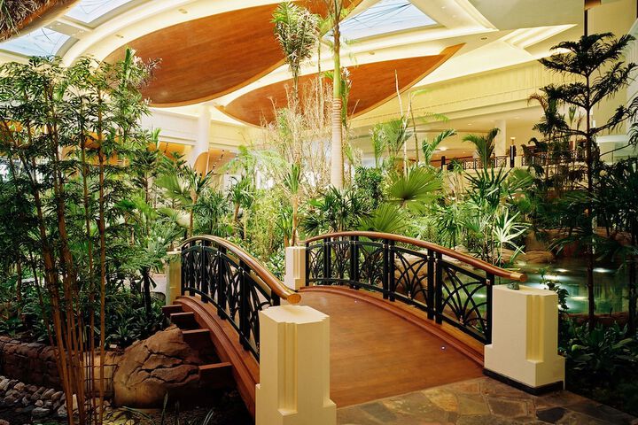 Entrance & Lobby
