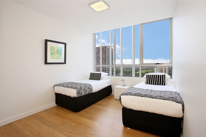 Room 3 of 11