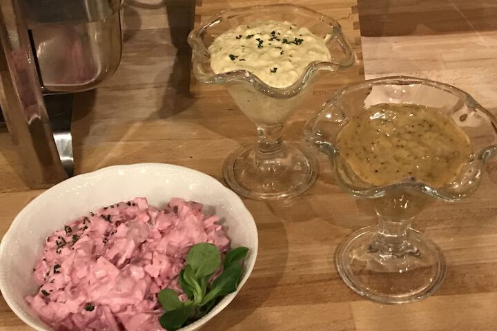Dining 52 of 101