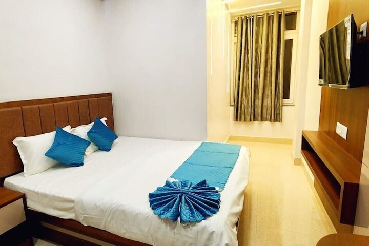Room 8 of 35