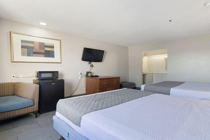 2 Queen Suite (1 of 4)