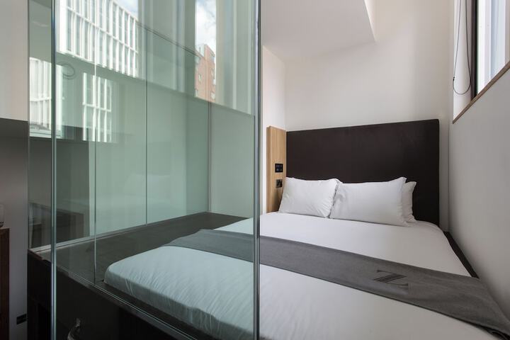Room 4 of 38