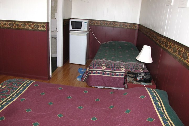 Room 4 of 42