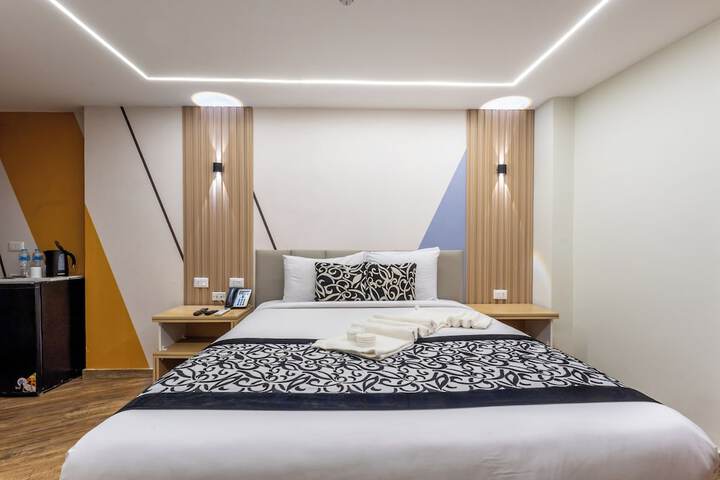 Room 3 of 119