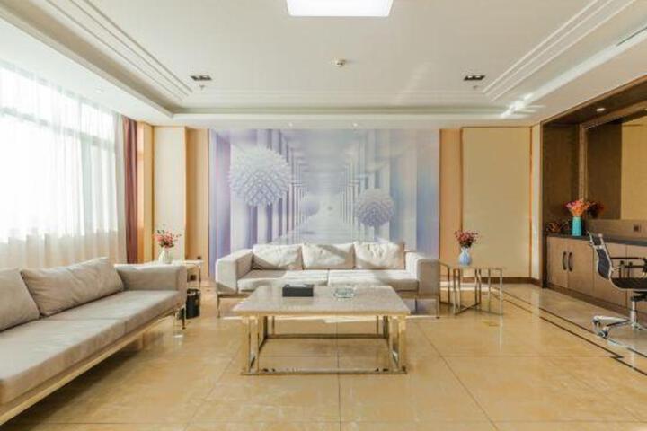 Yaoyang Hotel