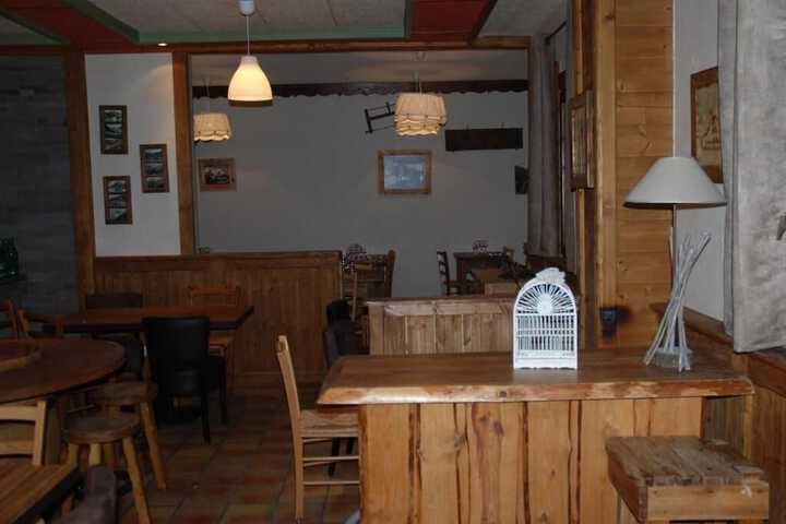 Dining 14 of 26