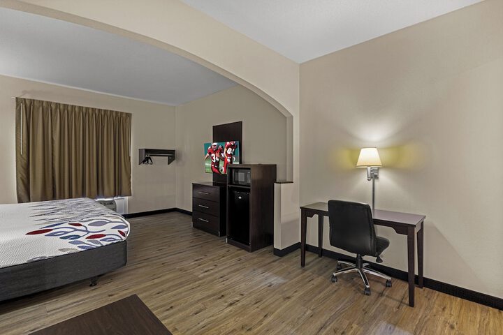 Room 16 of 35