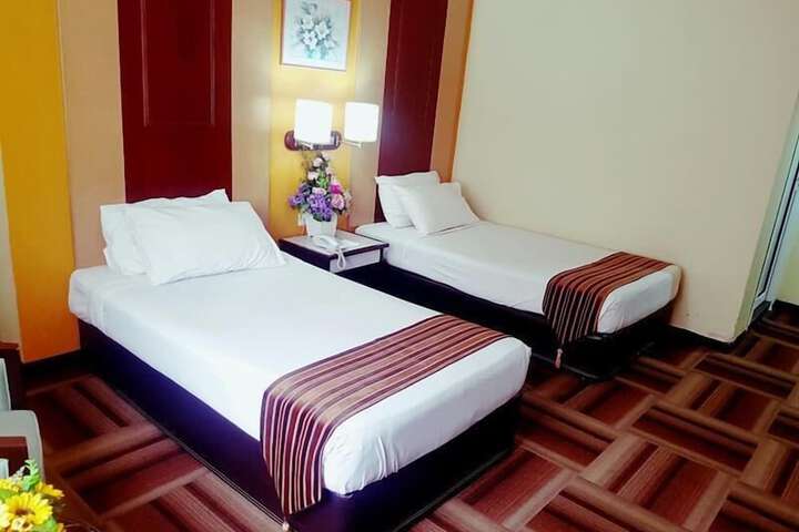 Room 13 of 48