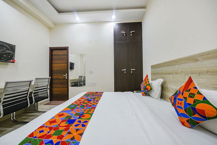 Room 21 of 27