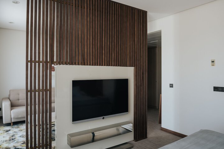 Room 42 of 168
