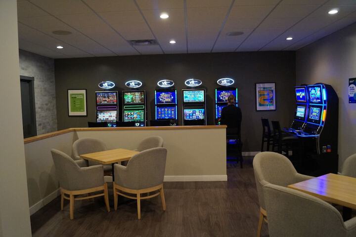Lounge 65 of 91