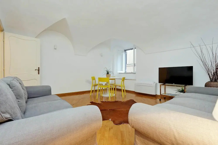 Room 4 of 19