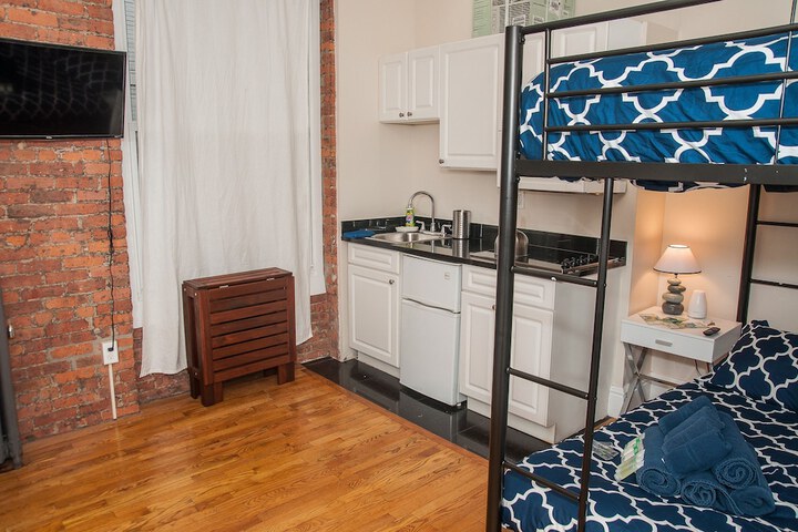 Room 71 of 214