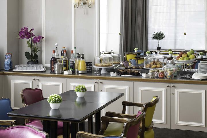 Breakfast/Coffee Service 60 of 74