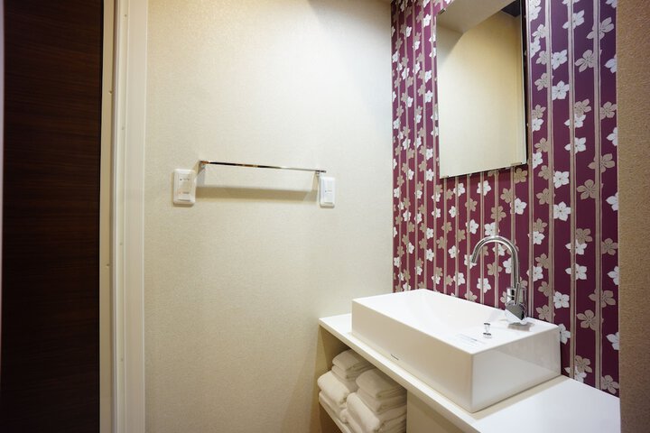Room 36 of 41