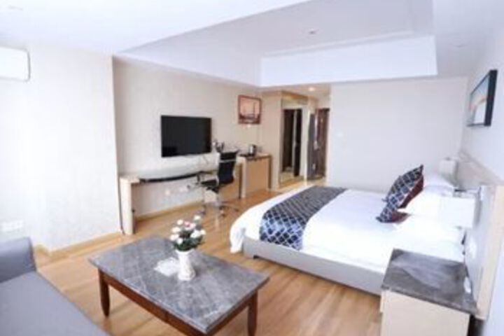 Room 18 of 21