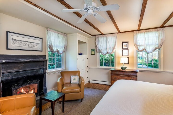 Room 4 of 29