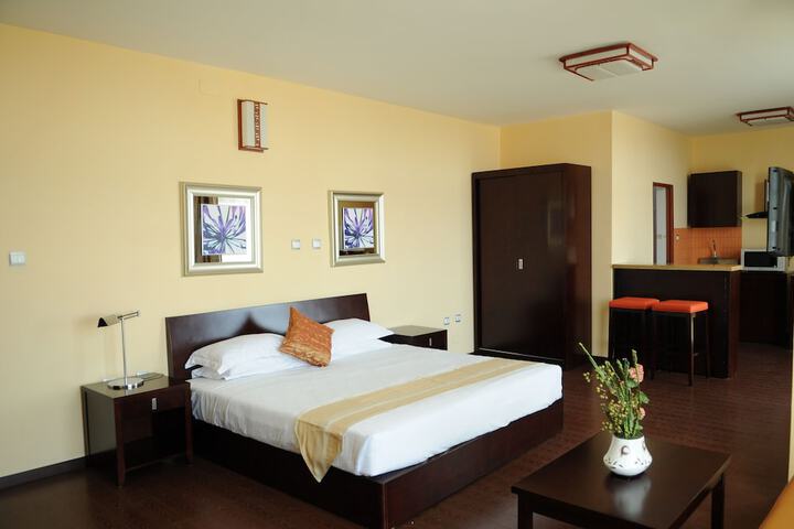 Room 6 of 20