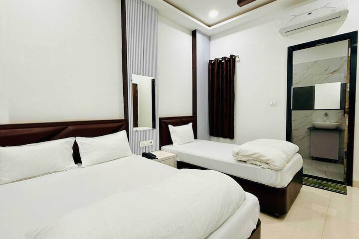 Room 18 of 61