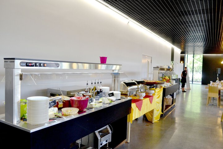 Dining 56 of 76