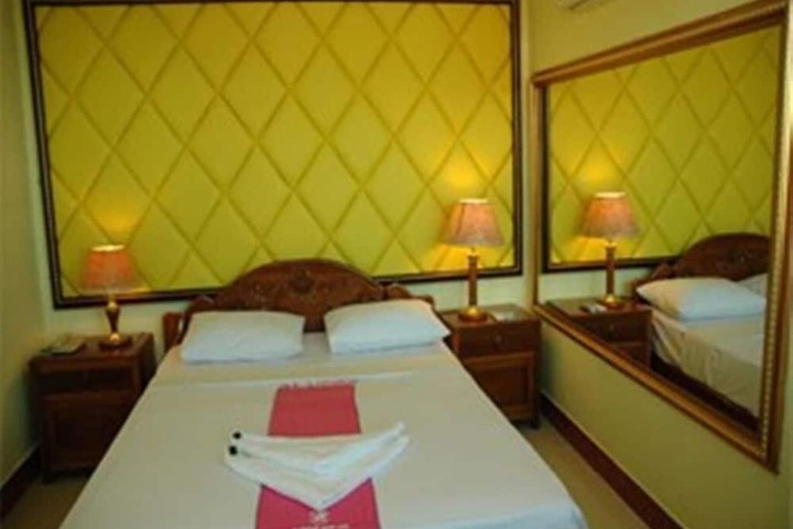 Room 17 of 29