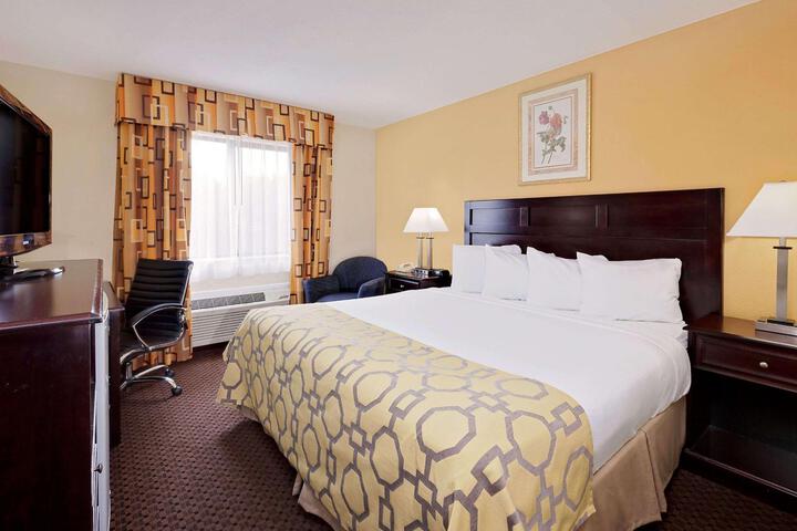 1 King Bed (9 of 16)