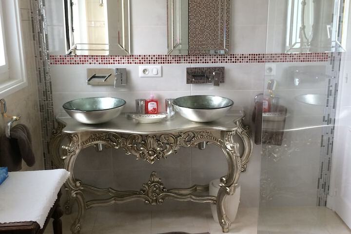 Clean Restrooms