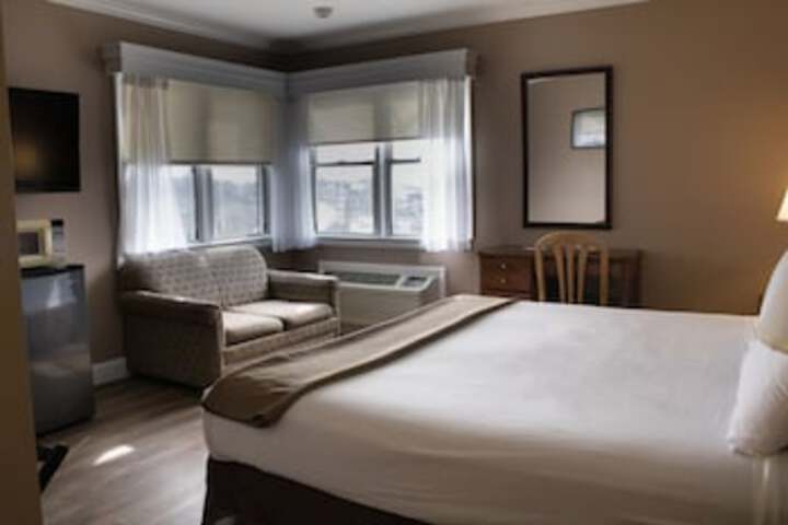 Room 37 of 168