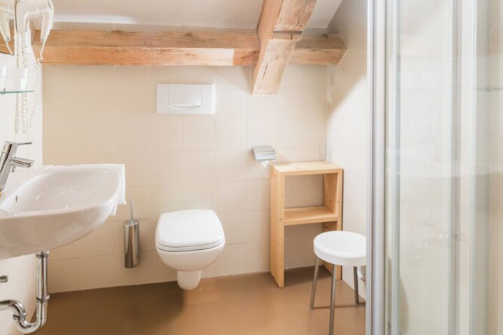 Room 15 of 47