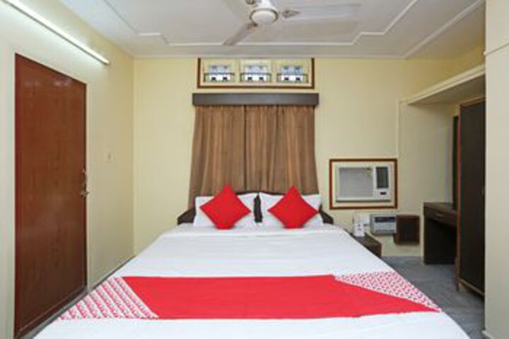 Room 9 of 21