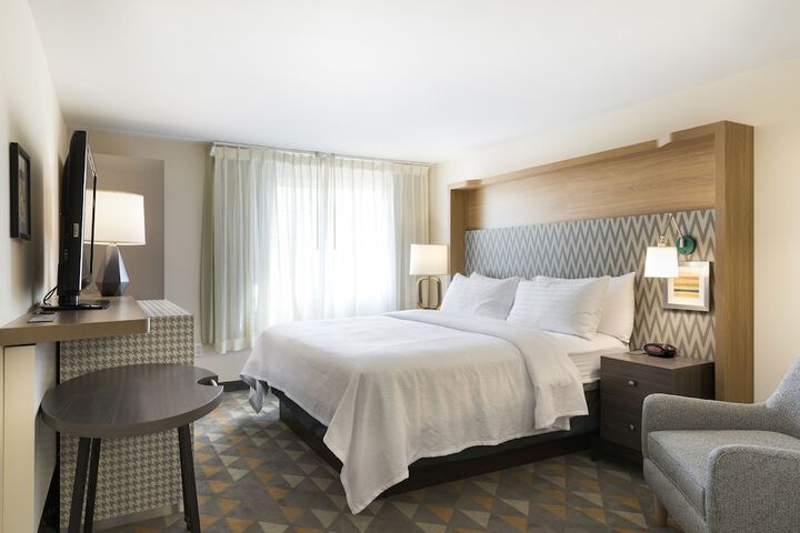 1 King Bed (14 of 17)