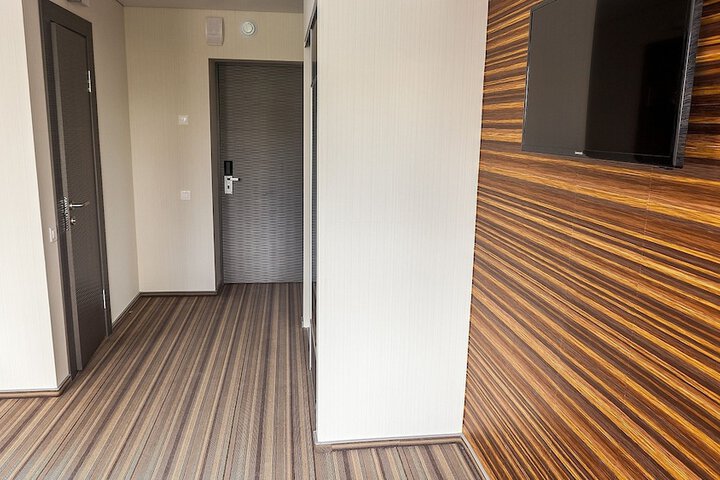 Room 19 of 34