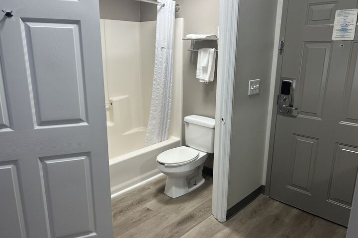 1 King Bed Mobility Accessible (6 of 9)