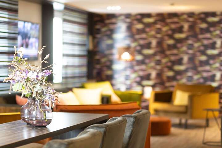 Entrance & Lobby