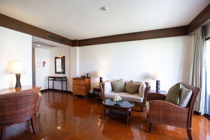 Room 10 of 50