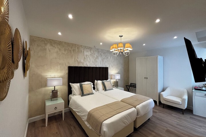 Room 62 of 155