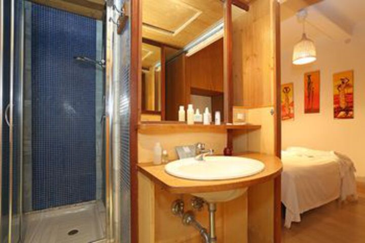 Room 2 of 22