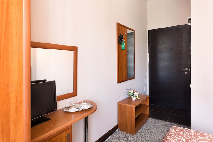 Room 11 of 49